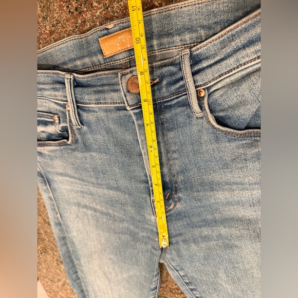 MOTHER The Weekender Fray Groovy Kind of Love Jeans Size 26 Very Stretchy! - Picture 11 of 15